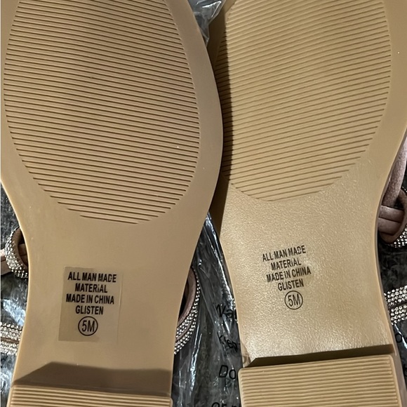 y•not? NEW Size 5 sandals - Picture 4 of 4